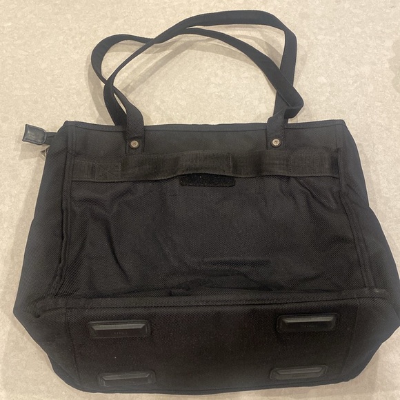 Travel Bag - Picture 3 of 8